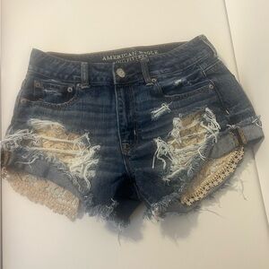 AE HI-RISE DENIM SHORTS SIZE 4